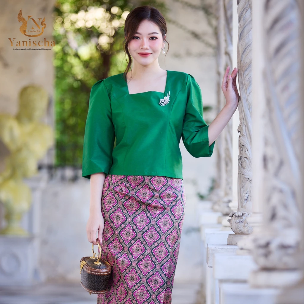 ชุดร้านญาณิศชา ผ้าไทย เสื้อผ้าไหม (สีเขียว) ผ้าถุงทอลาย อัดกาวอย่างดี - ชุดออกงาน ชุดไปวัด ชุดทำบุญ Shopee  เสื้อผ้าแฟชั่นผู้หญิง  ชุดเข้าเซท  อื่นๆ #คิวนา #qiwna #โค้ดส่วนลด #คูปองส่วนลด